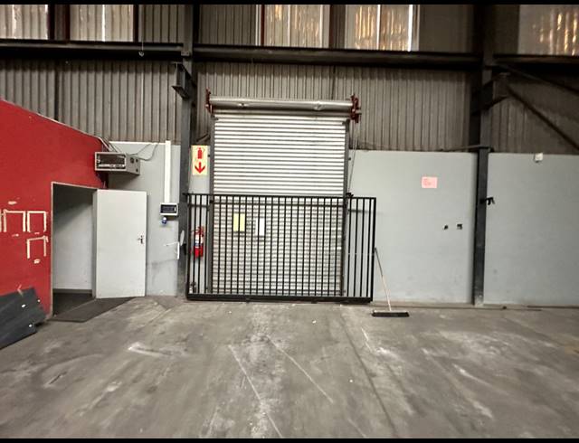 2,020M² WAREHOUSE TO LET IN TUNNEY